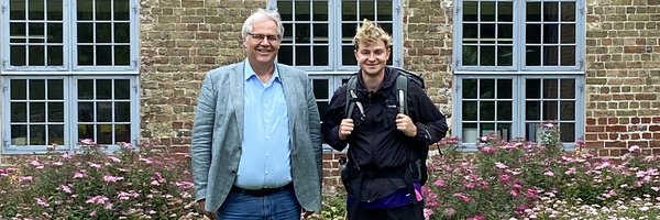 Stippvisite von JonStephan Dose und Jonas Moll in Schleswig: Lauf durch Deutschland für krebskranke Kinder und ihre Familien