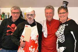Fördervereins verkleidet an Halloween