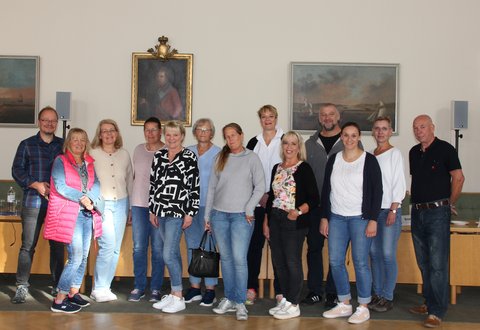 Mitarbieter*innen des Städteverbandes Schleswig-Holstein im Schleswiger Ständesaal