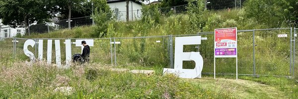 Aufbau des Lieblingswortes in Schleswig anlässlich des Projektes Wörter im öffentlichen Raum