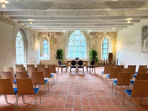 Gotischen Saals im Rathaus Stuhlreihen für die Gäste einer Trauung