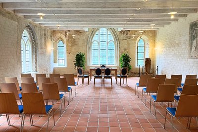 Gotischen Saals im Rathaus Stuhlreihen für die Gäste einer Trauung